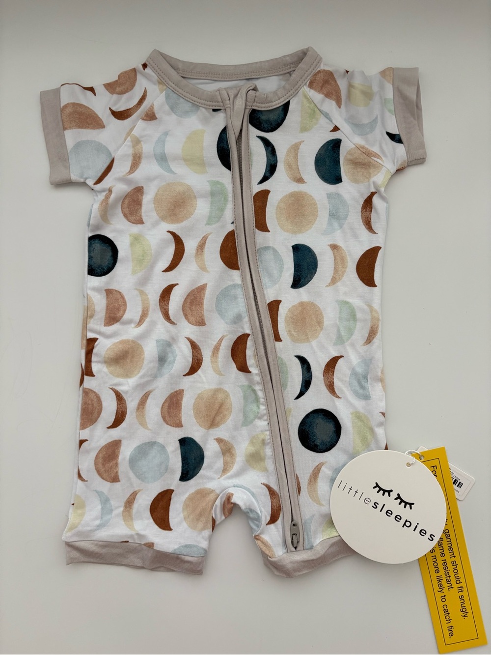 Little Sleepies Bamboo Shorty Zippy - Luna Neutral 3-6M